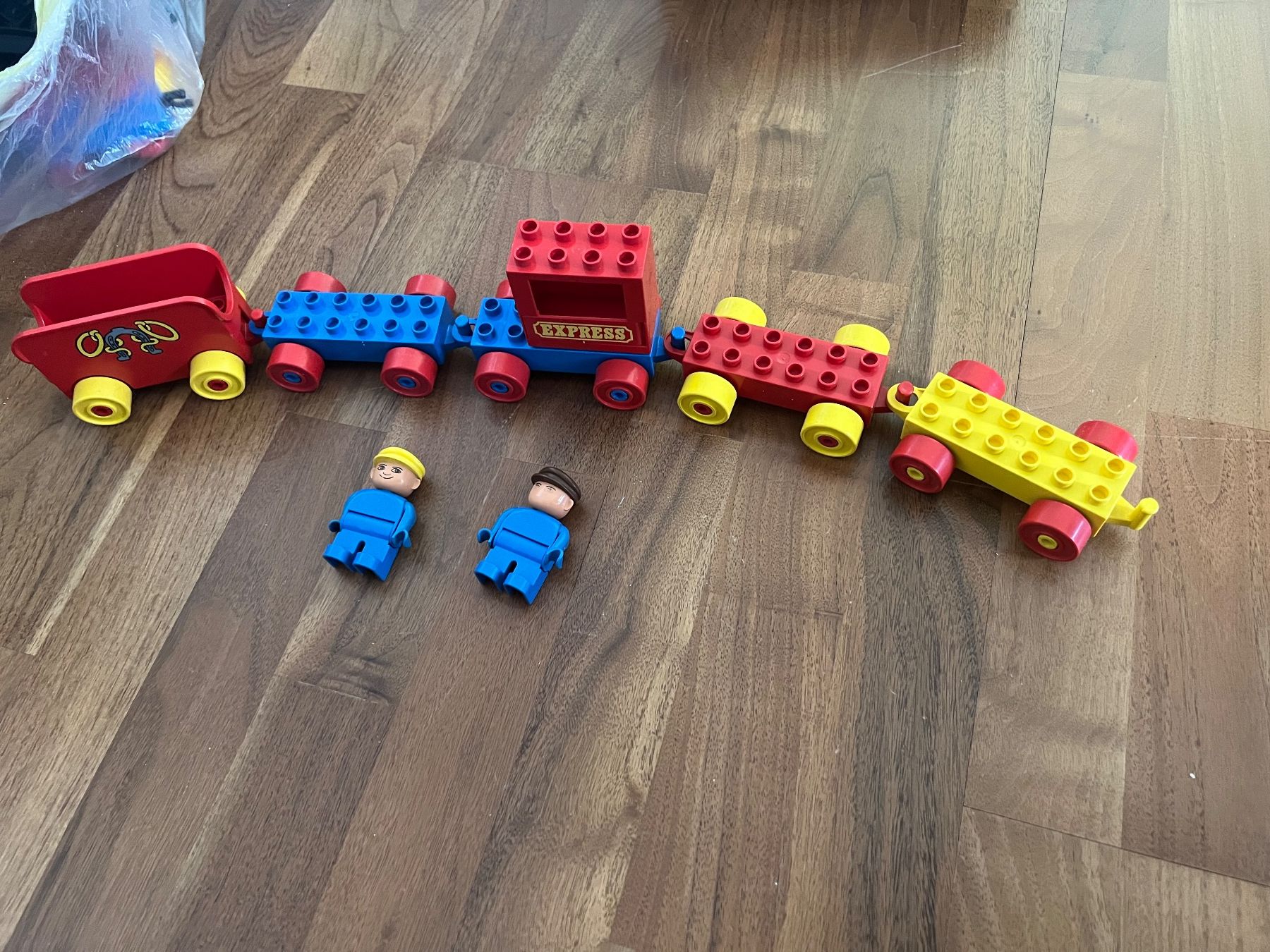 Lego Kit di costruzioni: Lego Duplo Eisenbahn Express mit 2 Figuren – Usato da Jona venduto da Sariksa