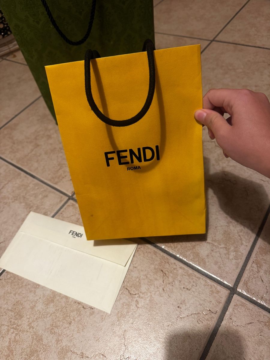 Fendi Orecchini pendenti & Orecchini a lobo: Original Fendi O'Lock Ohrringe – Nuovo e nell'imballaggio originale da Winterthur venduto da lin_5f3h 1