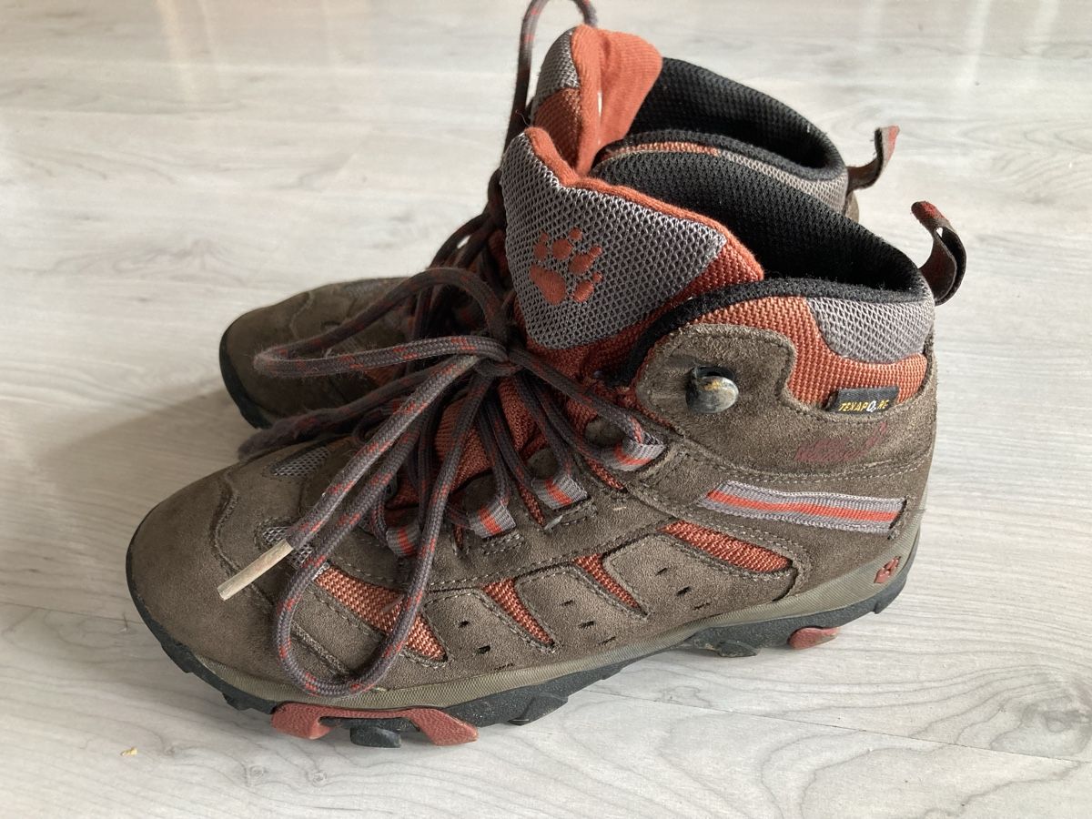 Jack Wolfskin Scarpe per ragazzi: Wanderschuh Jack Wolfskin 33 – Usato da Amden venduto da Karplusan