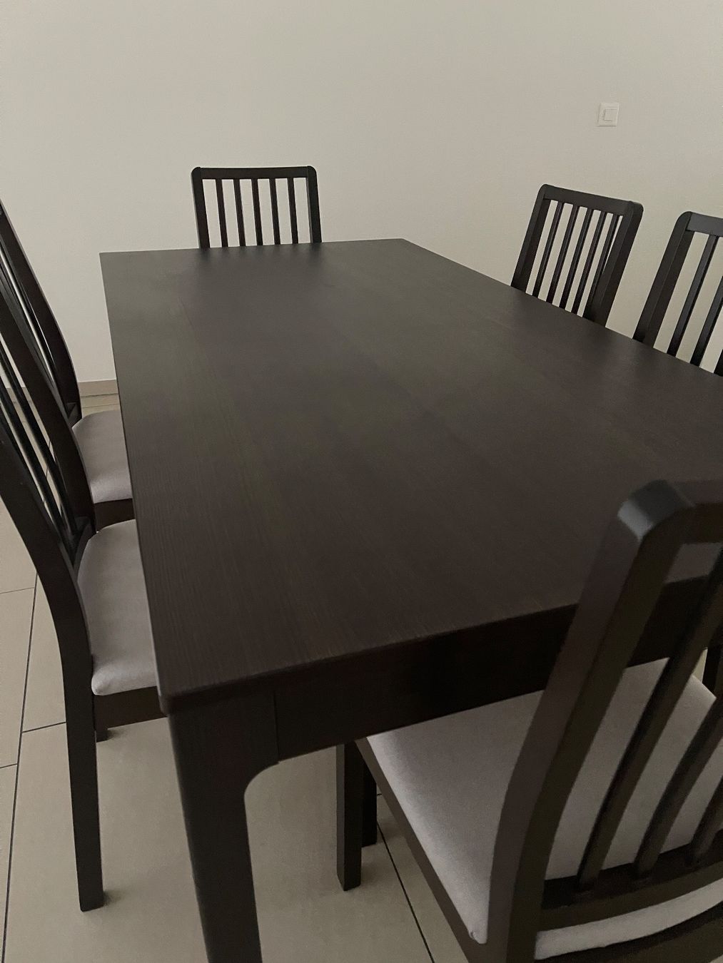 Ikea Set di tavolo e panche: Moderner Ausziehtisch mit 6 passenden Stühlen – Usato da Rupperswil venduto da Dominum-x