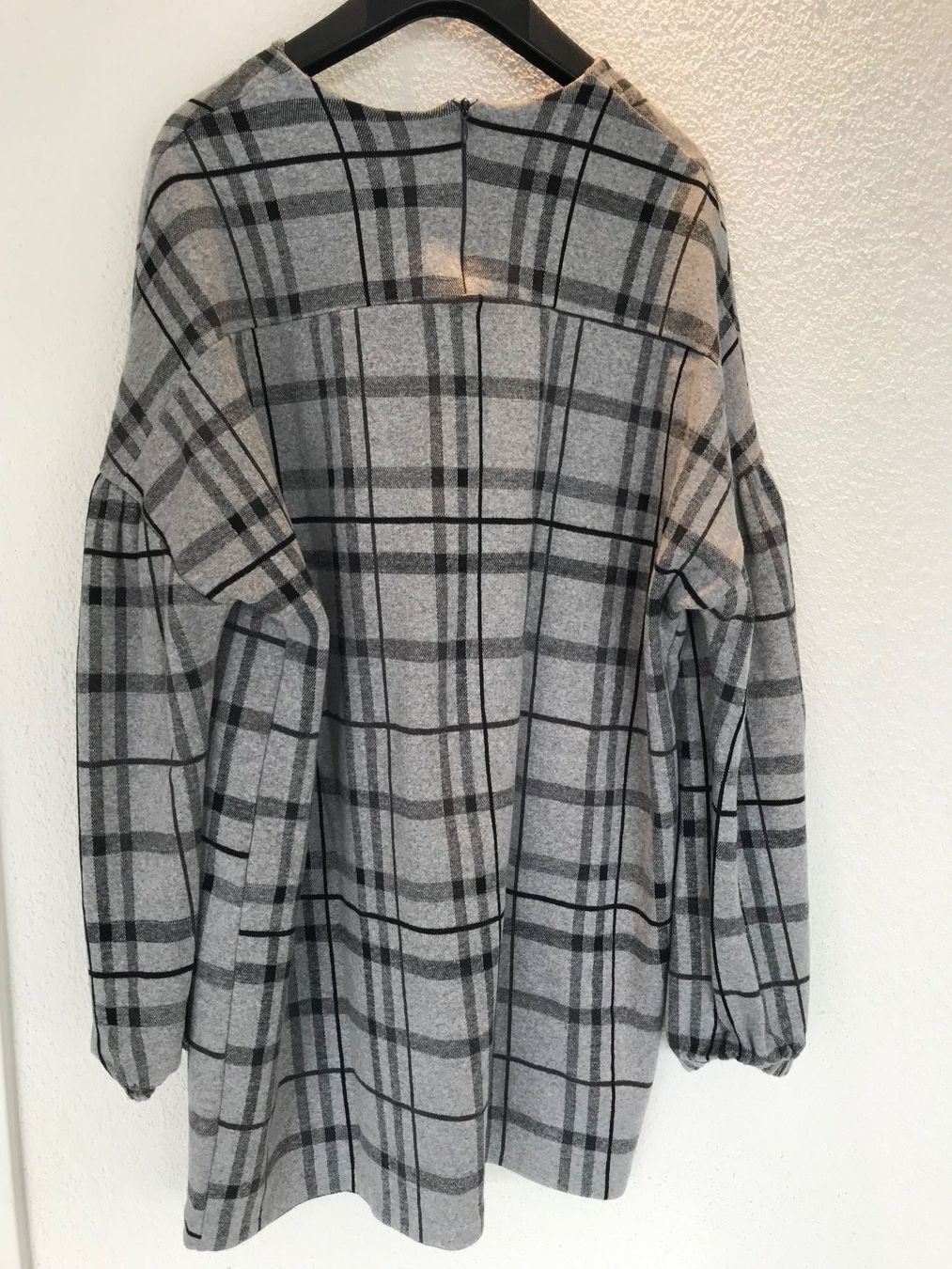 Zara Vestiti: Mini-Kleid im Oversize Style, warm & bequem – Usato da Dübendorf venduto da mon_p98h 1