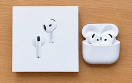 APPLE AirPods 4 with Active Noise Cancellation