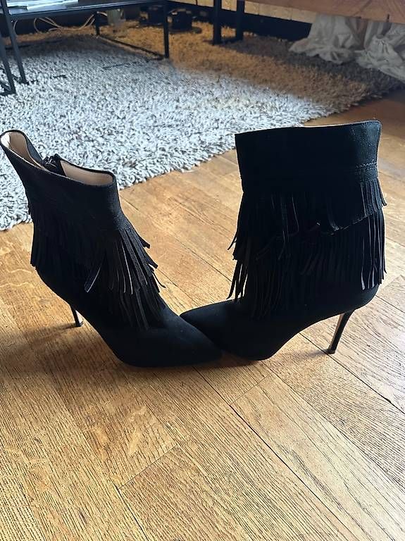 Scarpe da donna: Navy Boot Stiefeletten Leder mit Fransen – Usato da Aathal-Seegräben venduto da rom_cg7q 1