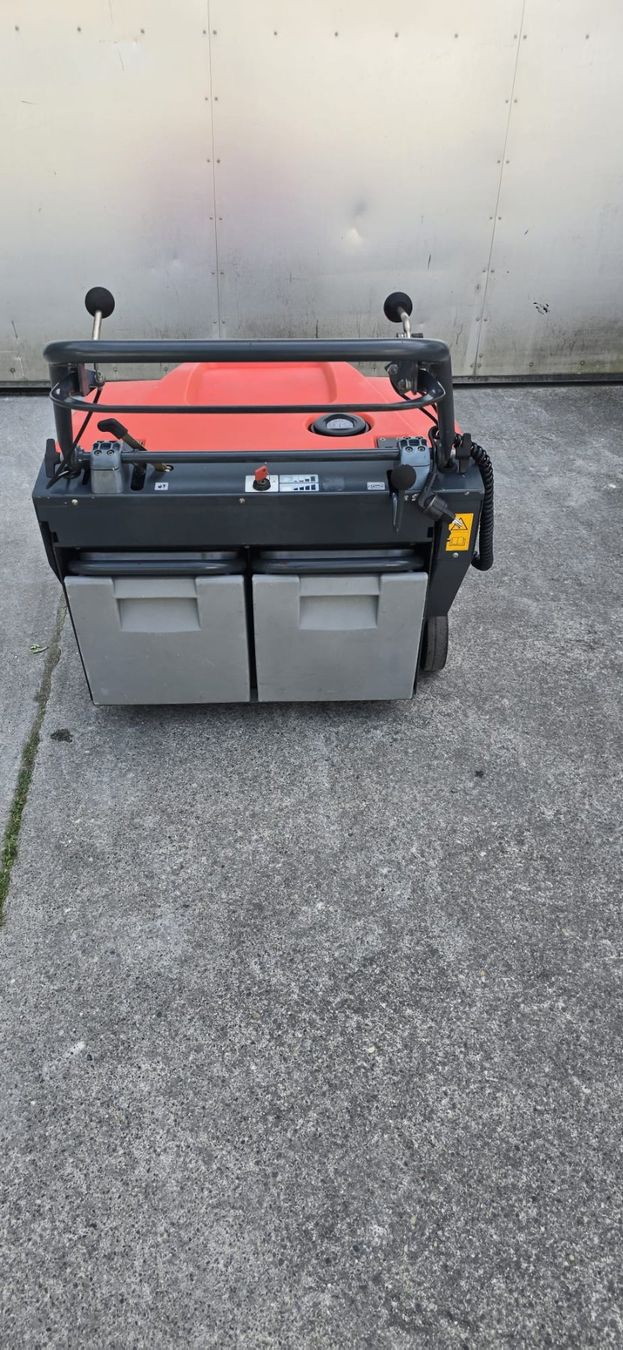 Hako Tutte le macchine: HAKO Kehrmaschine B800 – Usato da Rupperswil venduto da gartenswiss 6