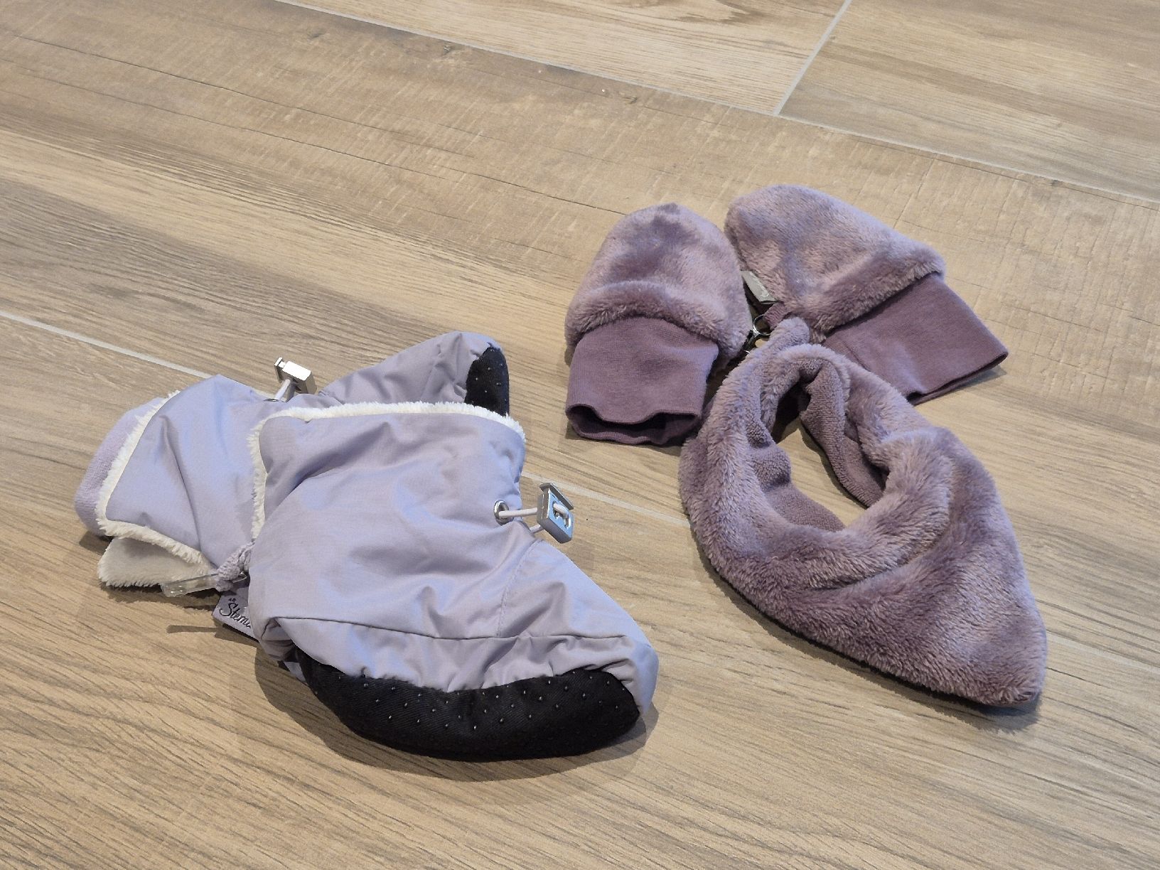 Sterntaler Guanti: Baby-Schühchen & Fäustlinge  – Usato da Hörhausen venduto da mountain18 2