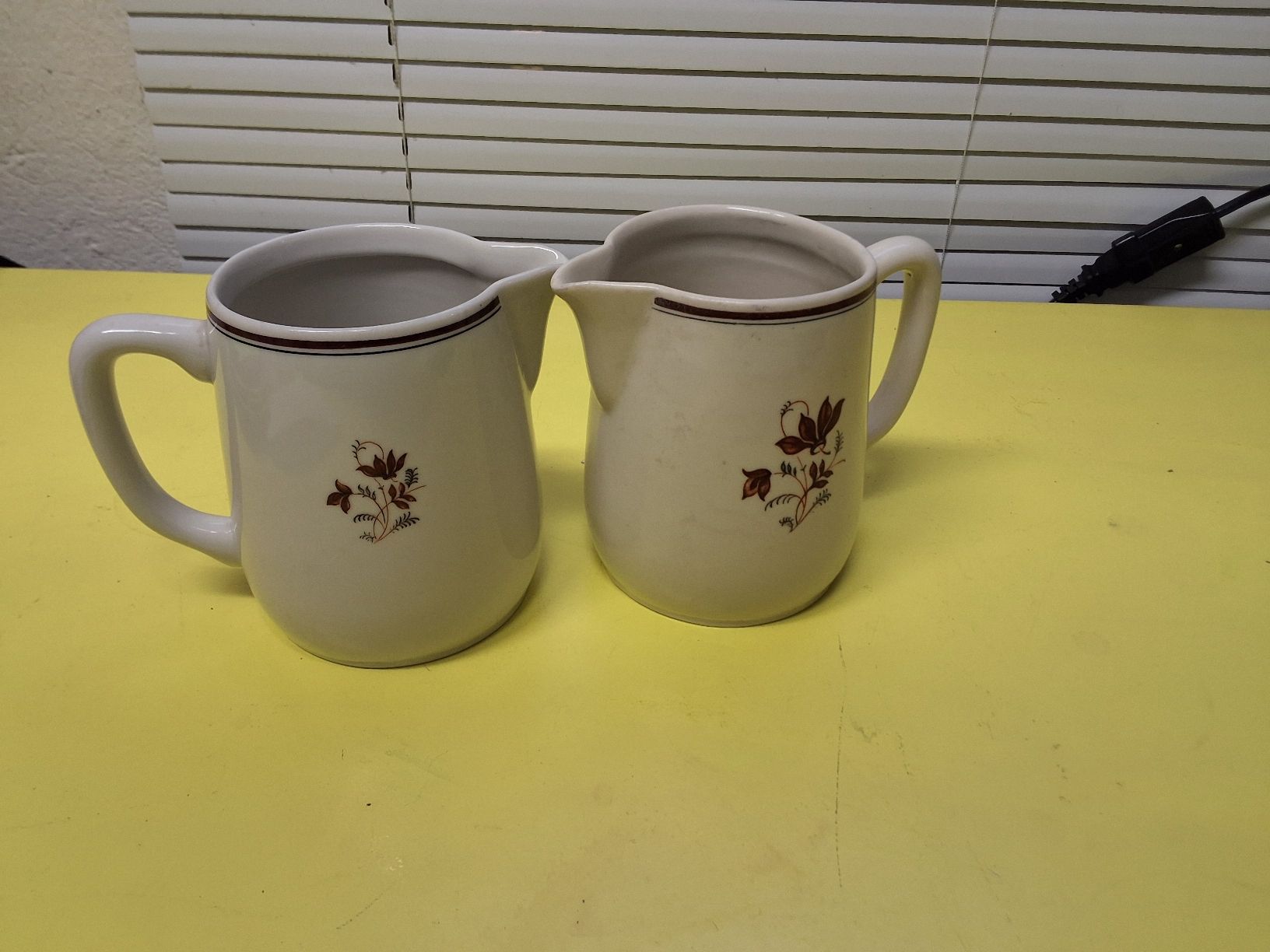 Caraffe: Zwei Krüge, Langenthal – Usato da zofingen venduto da Blume14 2