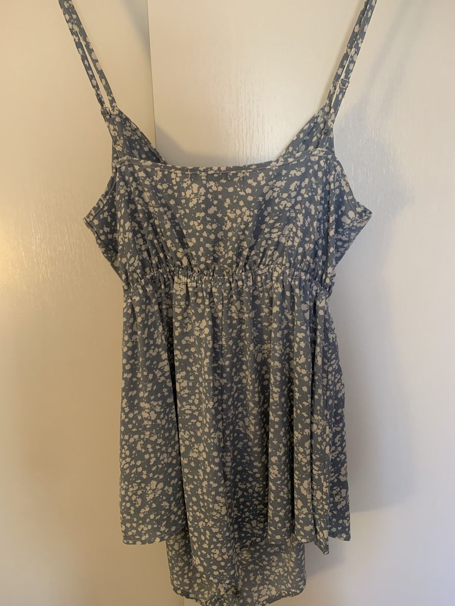 Tute: Blauer Blumen Playsuit Gr. M luftig & sommerlich! – Nuovo (secondo la descrizione) da Solothurn venduto da amelie.br 2