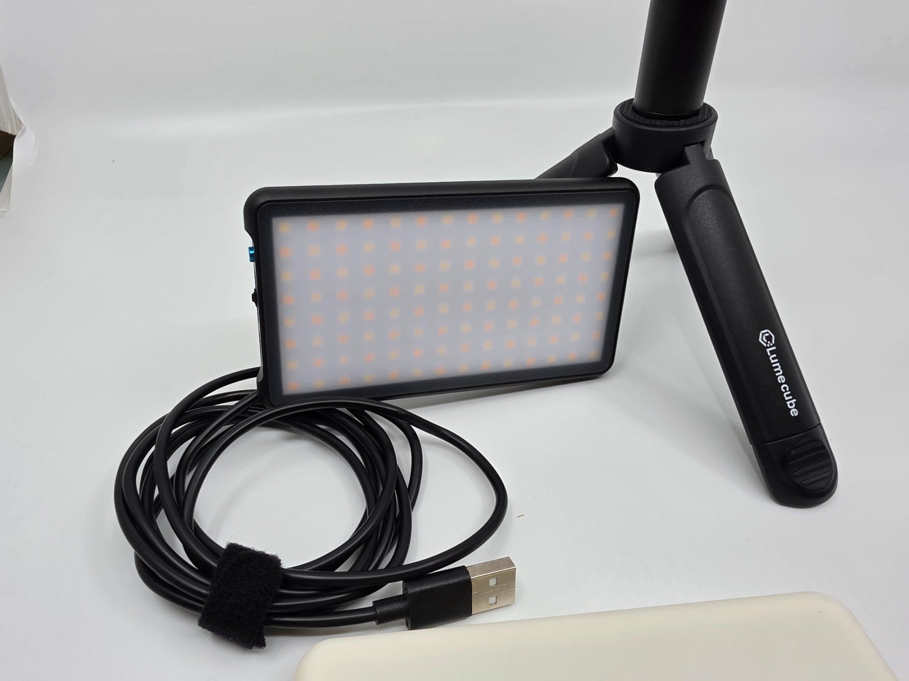 Lampen: Lume cube LC-PANEL 112 Licht mit Stativ – Gebraucht aus Ostermundigen von filewv 1