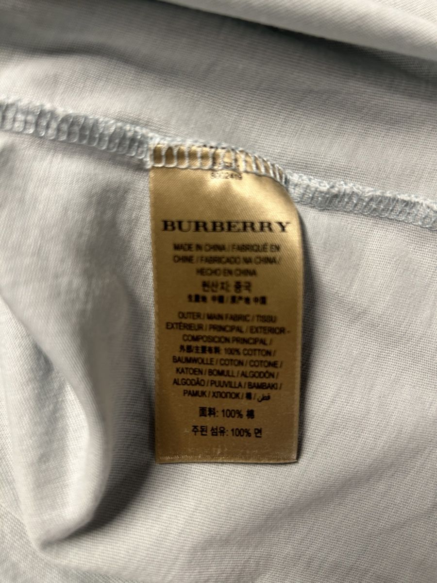 Burberry T-shirt: Originales Burberry T-Shirt – Usato da Solothurn venduto da seanru17 3