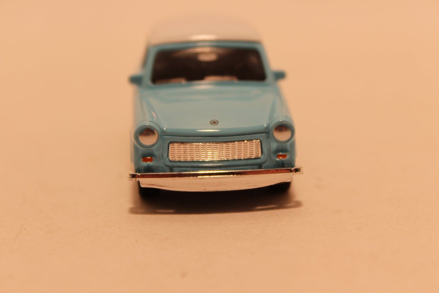 Modellini d'auto: Trabant 601, hellblau mit weissem Dach – Nuovo e nell'imballaggio originale da Fehraltorf venduto da haefens 5
