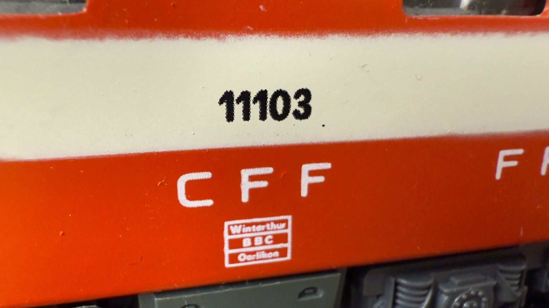 Lima Modelleisenbahnen: Lima Ae 6/6 Swiss Express H0 / DC – Gebraucht aus Windlach von Kelebra 5