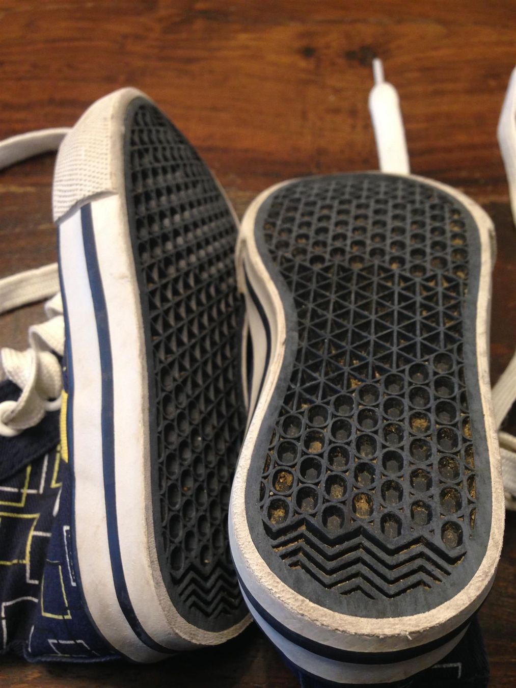 Schuhe für Jungen: Sneakers Turnschuhe Gr. 25 blau – Gebraucht aus Aesch ZH von Goonies_1 3