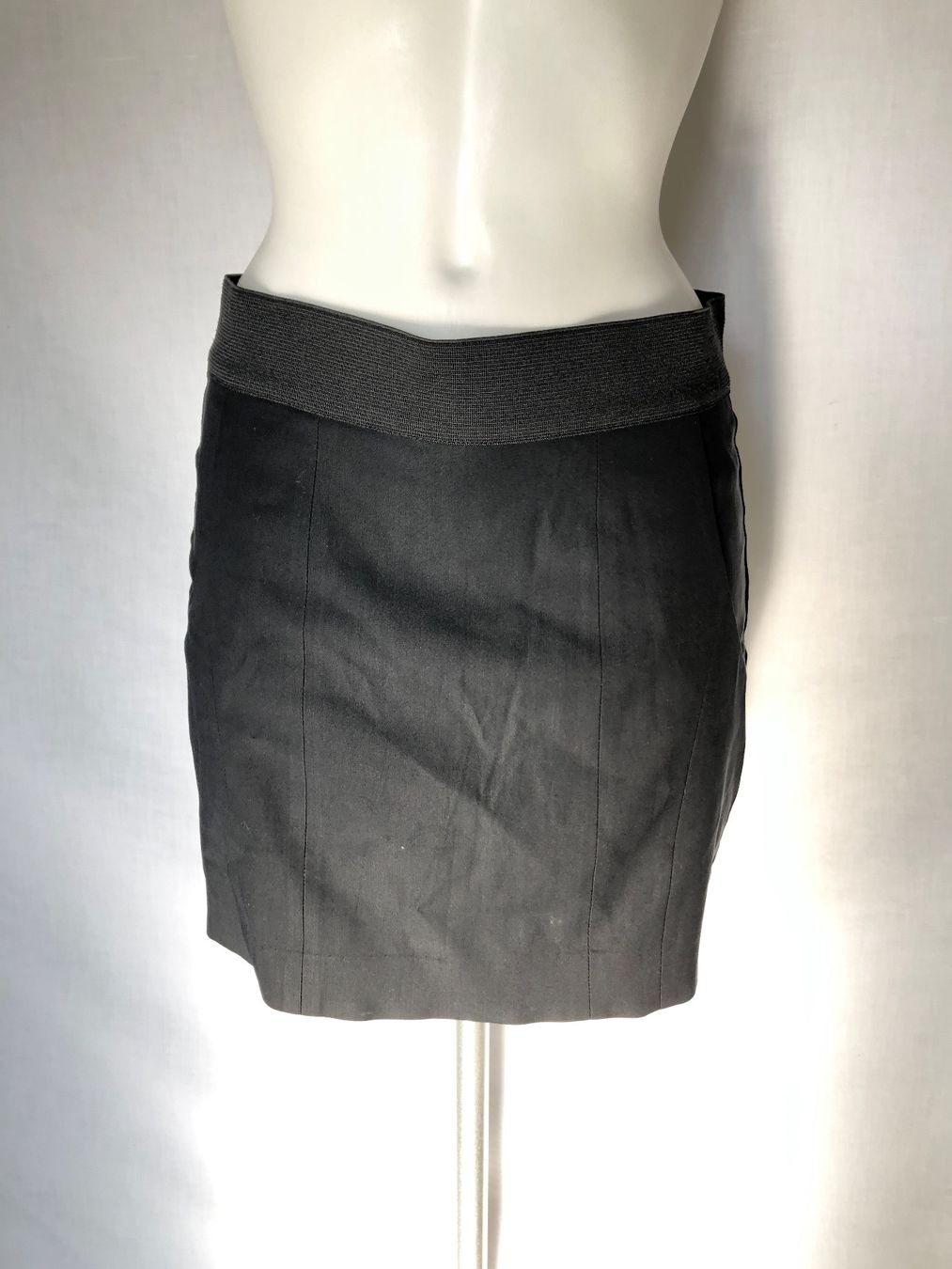 Helmut Lang Röcke: Mini-jupe noire Helmut Lang laine vierge – Gebraucht aus Coppet von Vanessamode