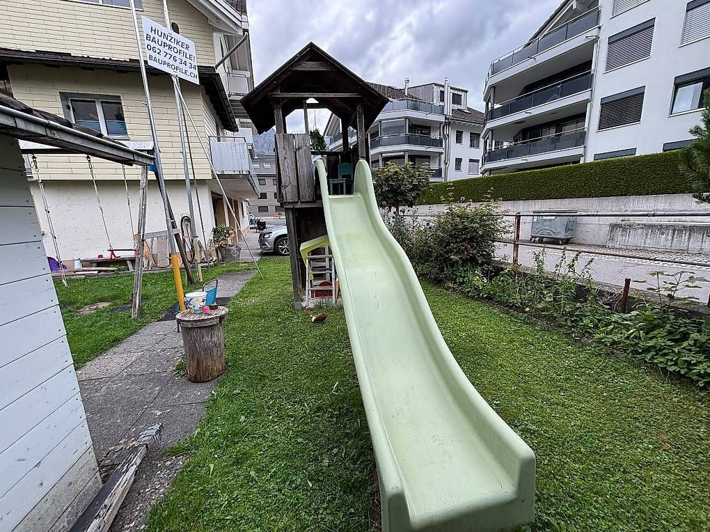 Spielhäuser: Rutschbahn mit Turm – Gebraucht aus Engelberg von Best_price_78 2