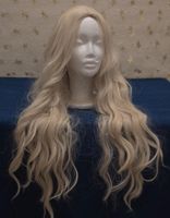 Blonde, lange gewellte Perücke
