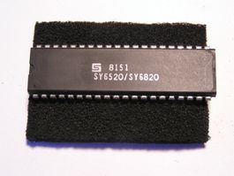 obsoleter PIA (Peripheral Interface Adapter)  SY6520
