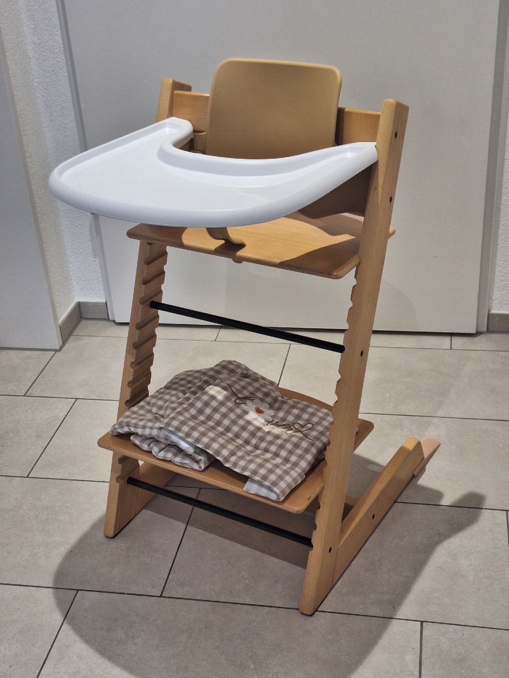 Stokke Hochstühle: Triptrap Stokke mit viel Zubehör  – Gebraucht aus Döttingen von DuHaiduc