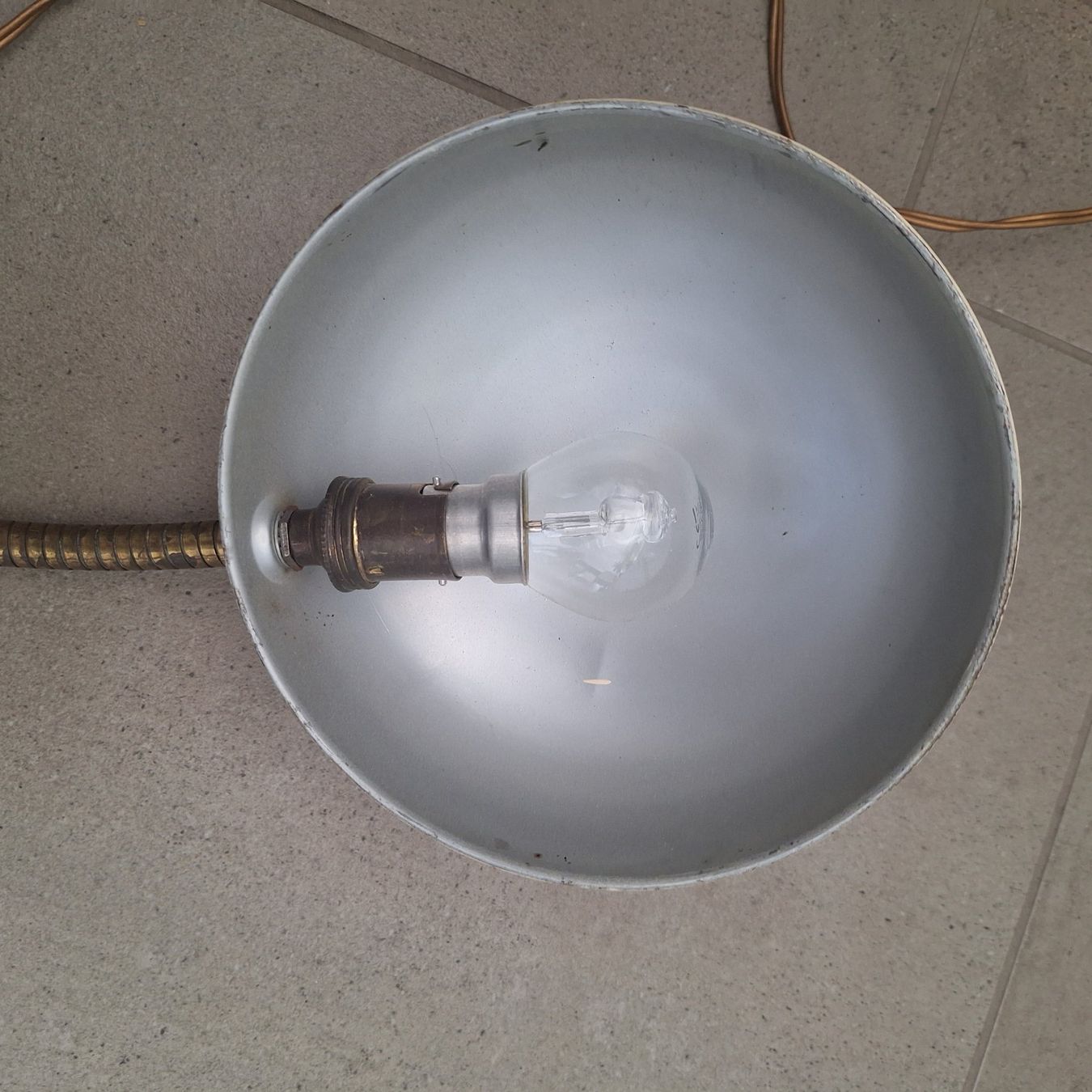 Lampade: Vintage Lampe Halbkugelschirm – Usato da Basel venduto da Kunterbunt12 4