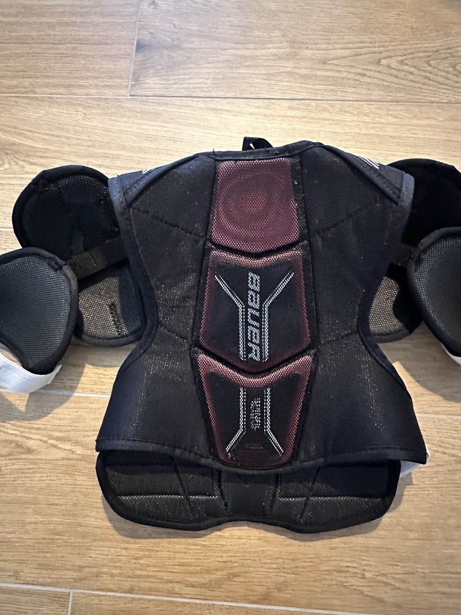 Bauer Protezioni & Imbottiture: Bauer NSX Eishockey Schulterschutz  – Usato da Effretikon venduto da TomeK. 1