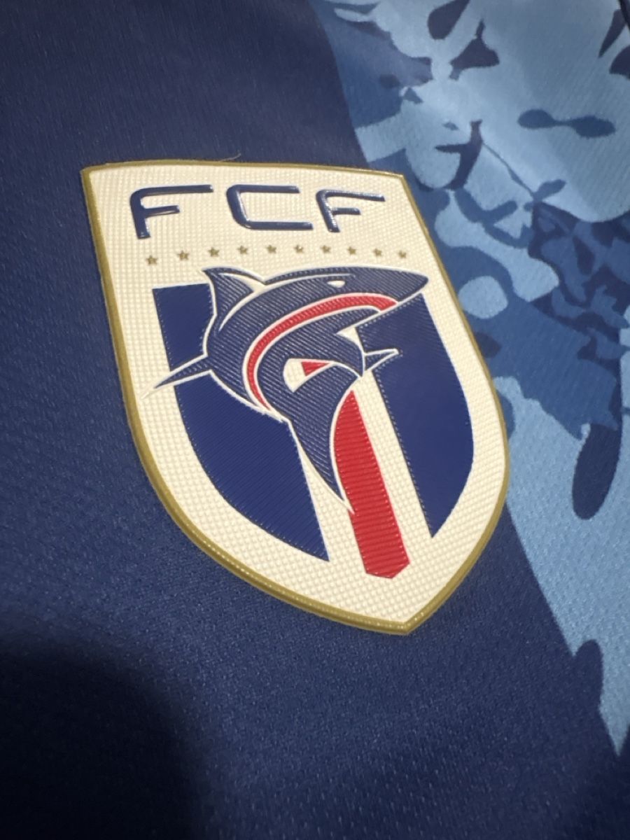 Canottiere & Pantaloni: Maillot de foot du Cap-Vert  L – Usato da Neuchâtel venduto da Market_Dematos 1