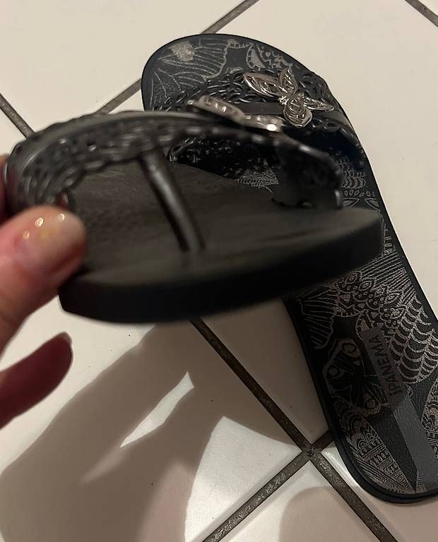Damenschuhe: Flip Flop neu Grösse 39 – Gebraucht aus Zürich von sca_g8jq 2