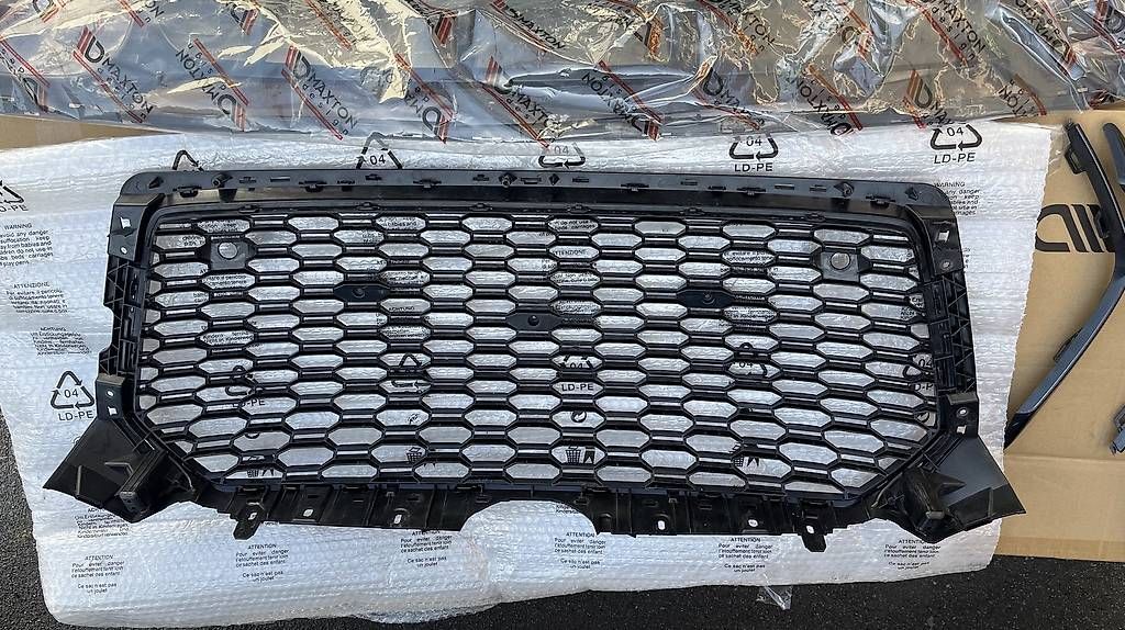 Audi Tutti i ricambio: Audi s5 Wabengrill – Usato da Schiers venduto da Valzeina 2