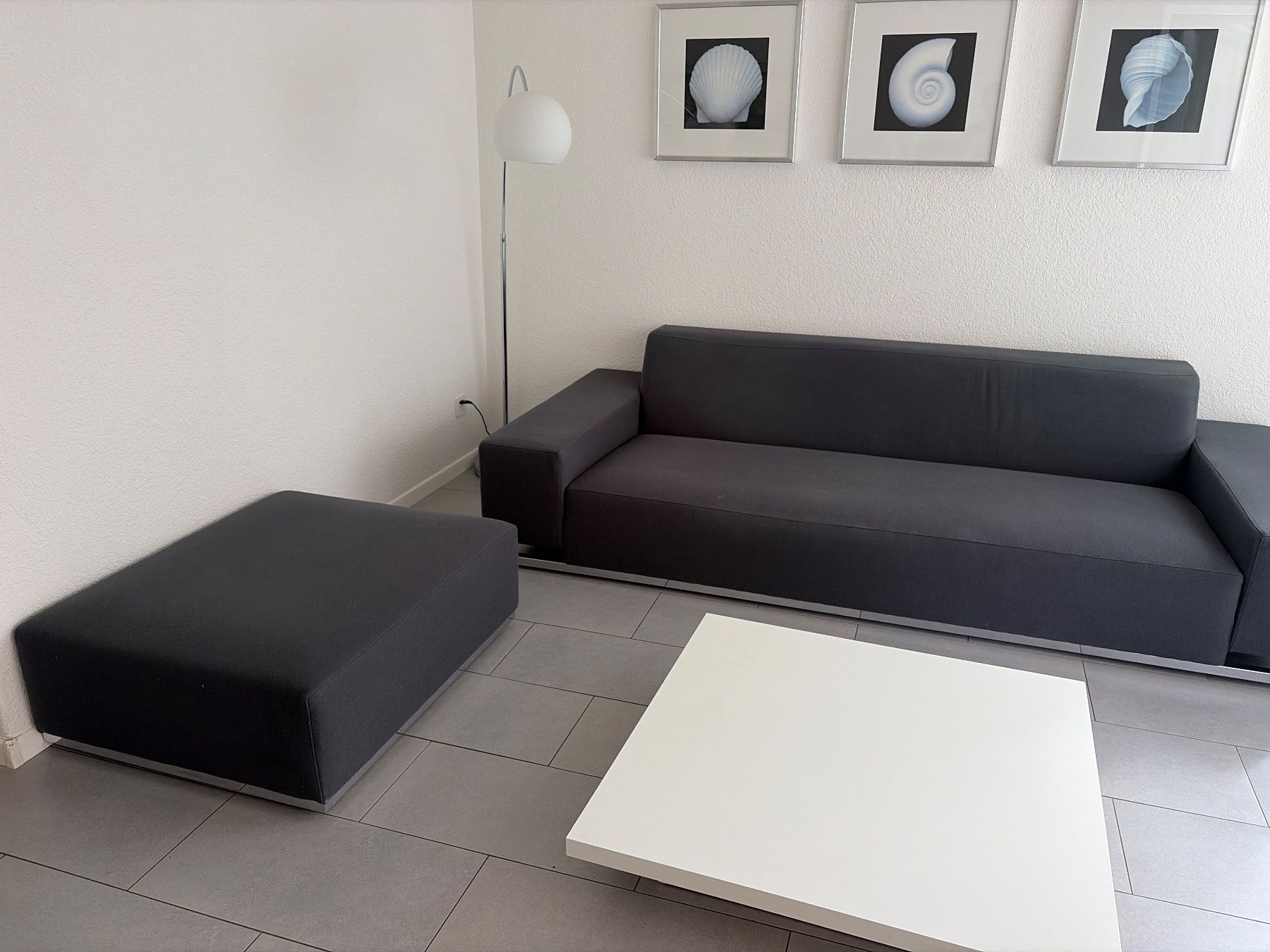 Interio Sgabelli: INTERIO Hocker Polsterhocker anthrazit Stoffbezug – Usato da Ostermundigen venduto da BestPrice_3072 2