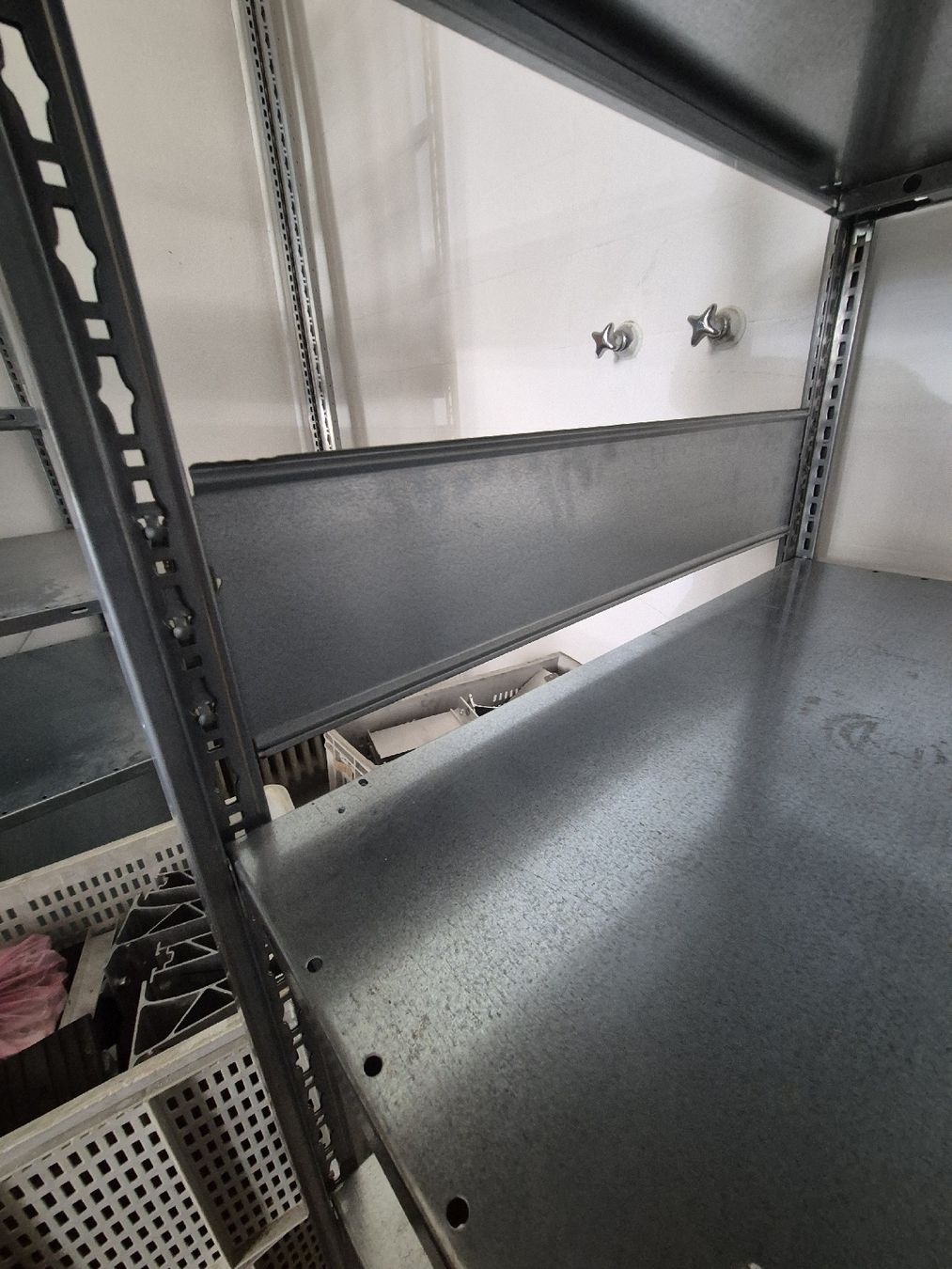 Scaffali: Lagerregal / Gestell  – Usato da Oberägeri venduto da Kenwood4 3