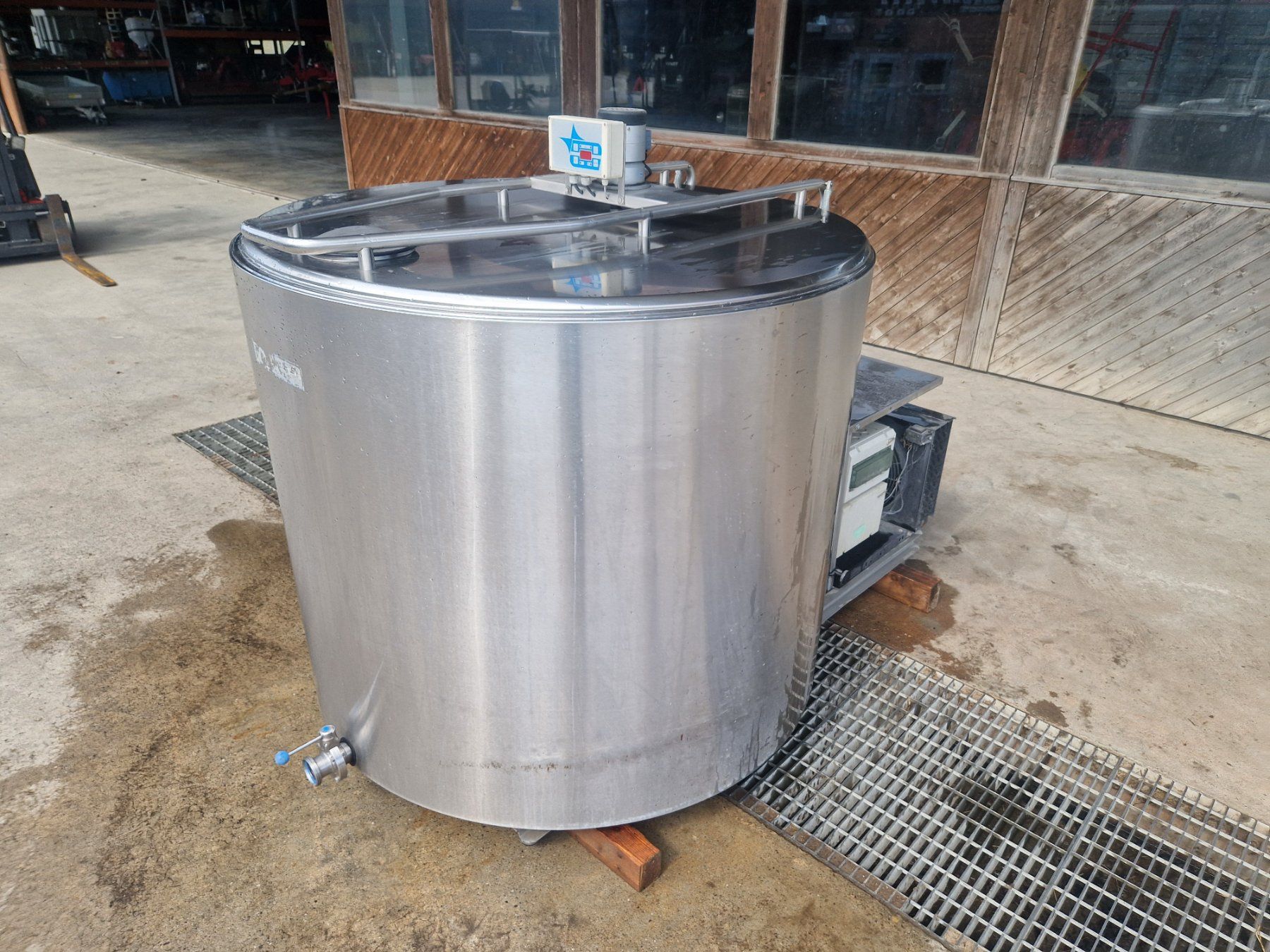 Tecnica di mungitura: Milchtank 1600l – Usato da Lommis venduto da paha03 1
