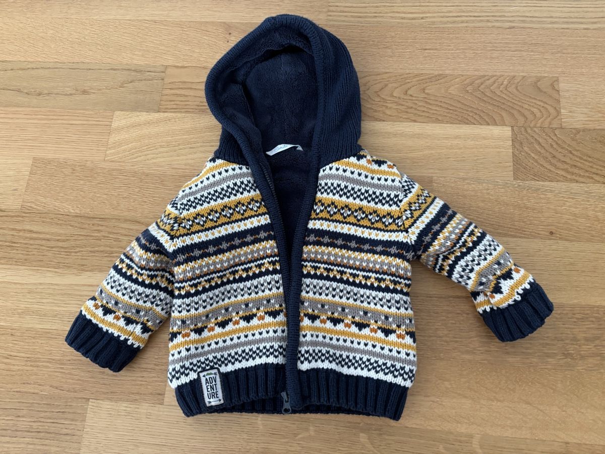 Giacche & Cappotti: Süsse Strickjacke Gr. 68 – Nuovo (secondo la descrizione) da Remetschwil venduto da est_zk69