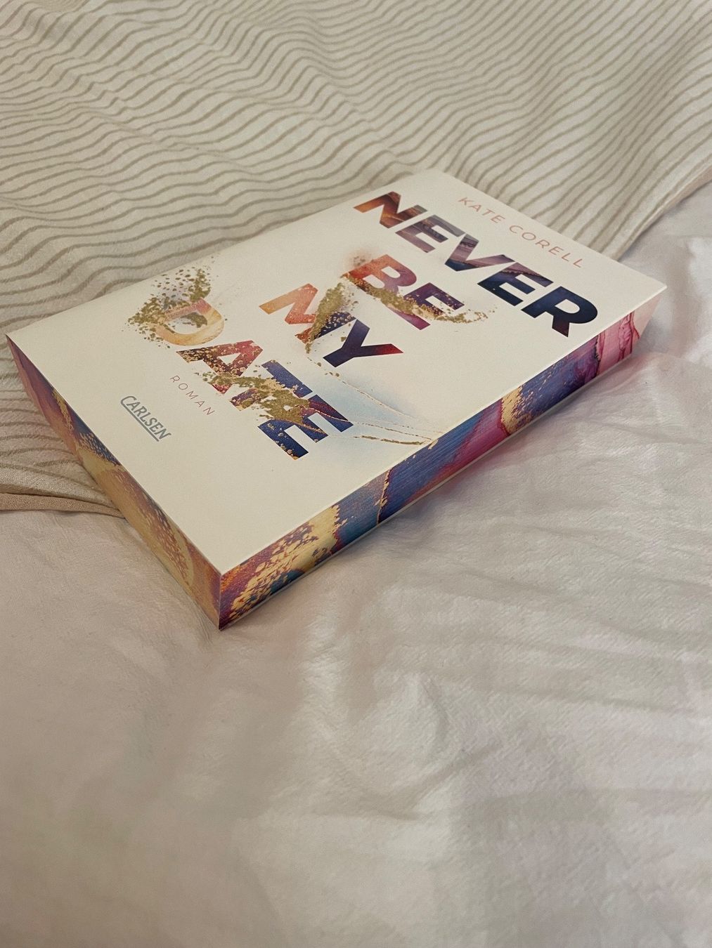 Livres: Never be my date - Kate Corell mit FARBSCHNITT – D'occasion à Oberentfelden par LarissaMue02