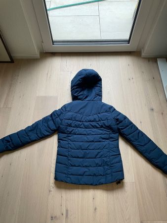 Warm Daunenjacke Gr. 36/38 neuwertig, perfekt für den Her...