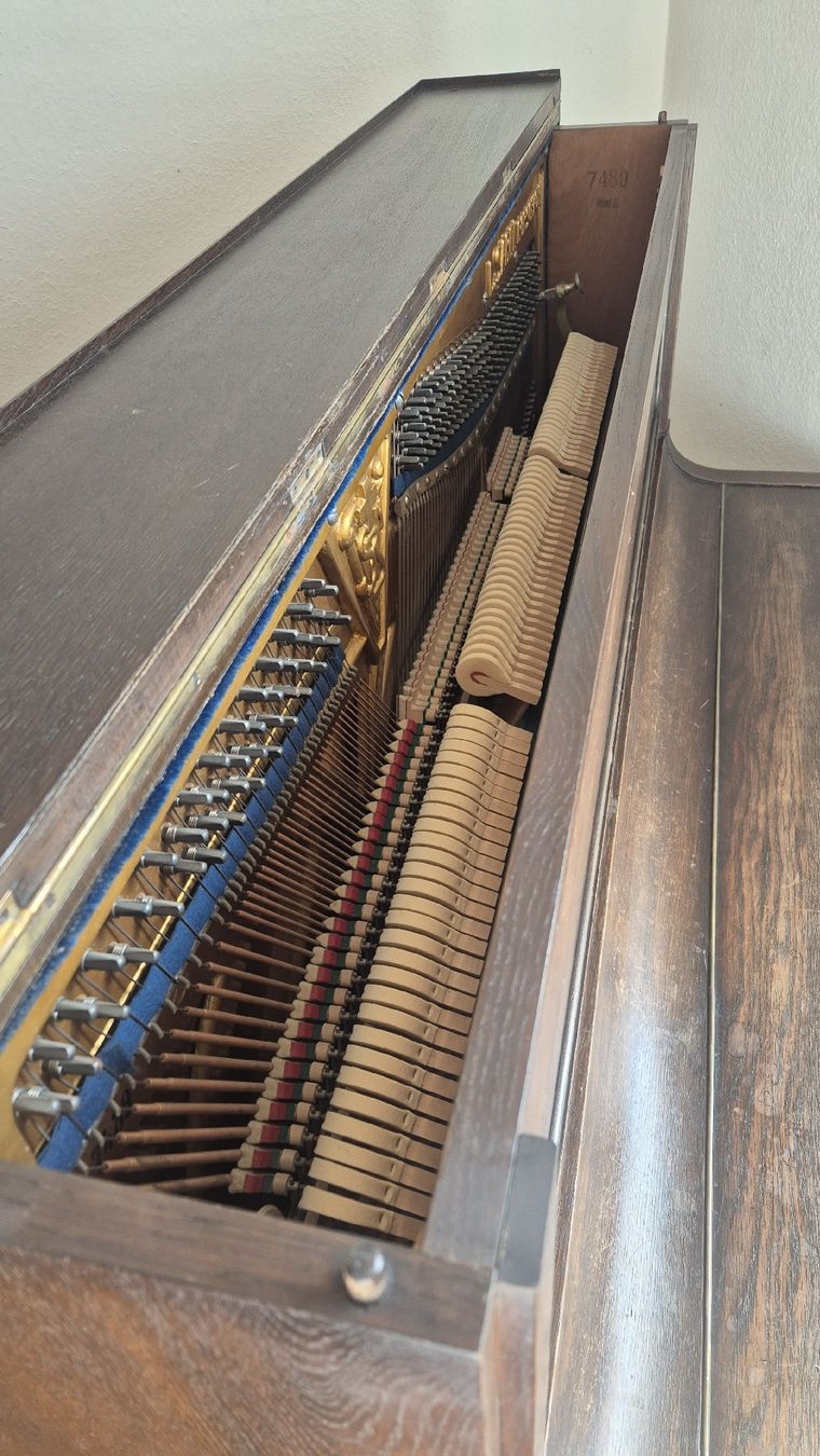 Strumenti musicali: Klavier in gutem Zustand – Usato da Möriken AG venduto da Yano7 3