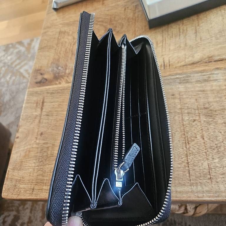 Portafogli: Porte-feuille Montblanc cuir – Usato da Lonay venduto da Turchinu 1