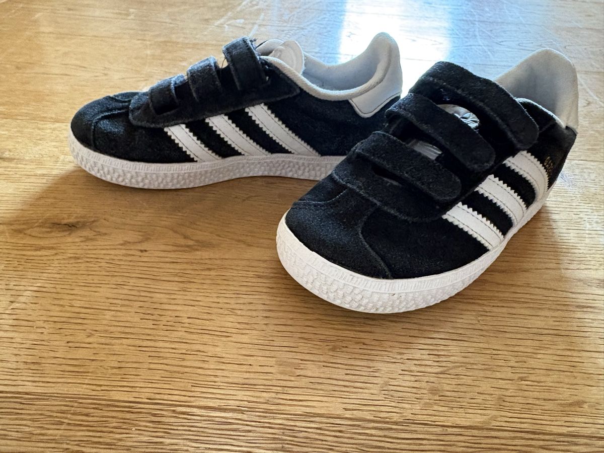 Adidas Schuhe für Jungen: Adidas Gazelle Kids Gr. 26 – Gebraucht aus Serneus von bragi