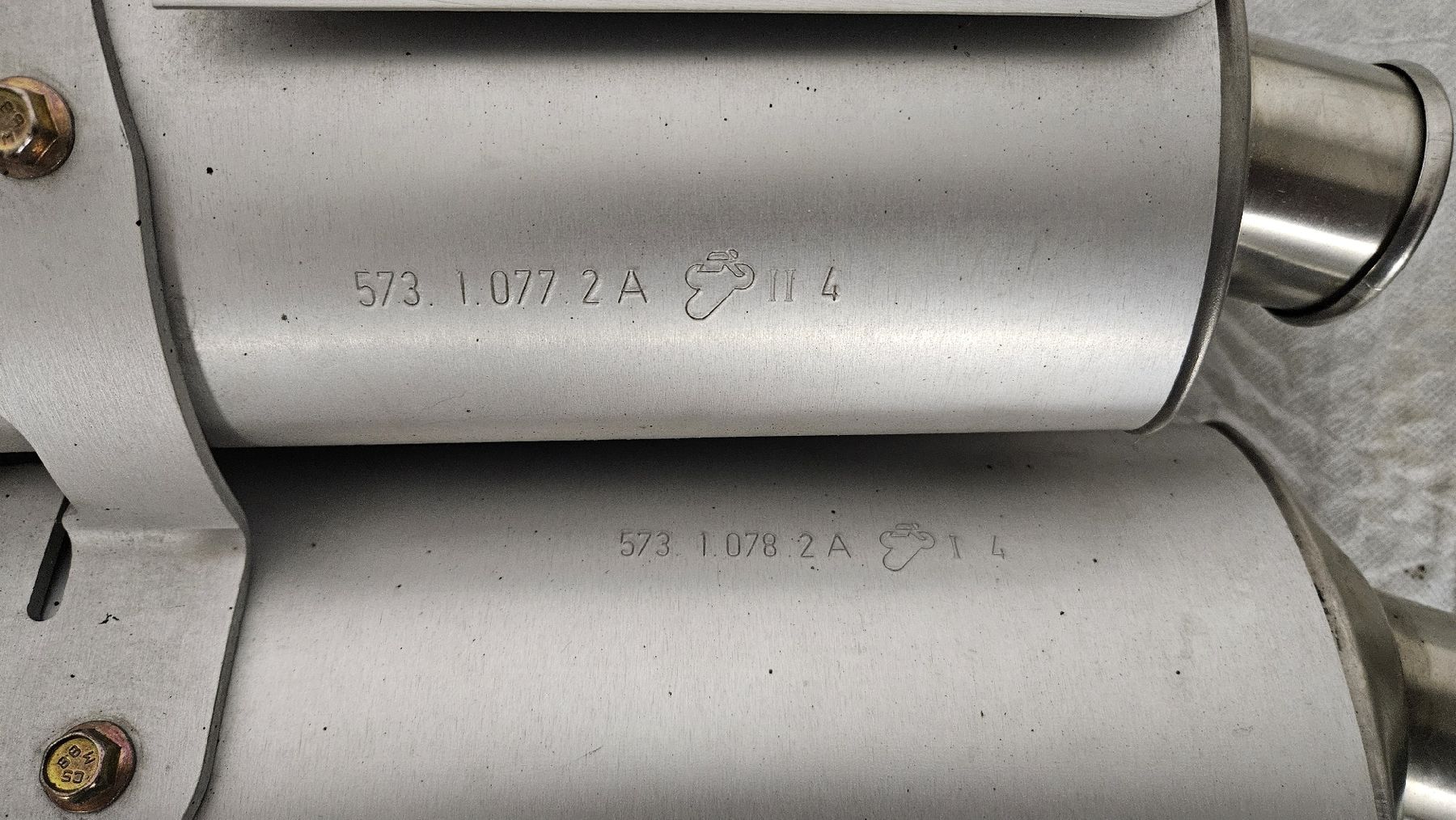 Ducati Échappements: OEM Endschalldämpfer Set Ducati MS4R Termignoni – D'occasion à Maseltrangen par Y1234 4