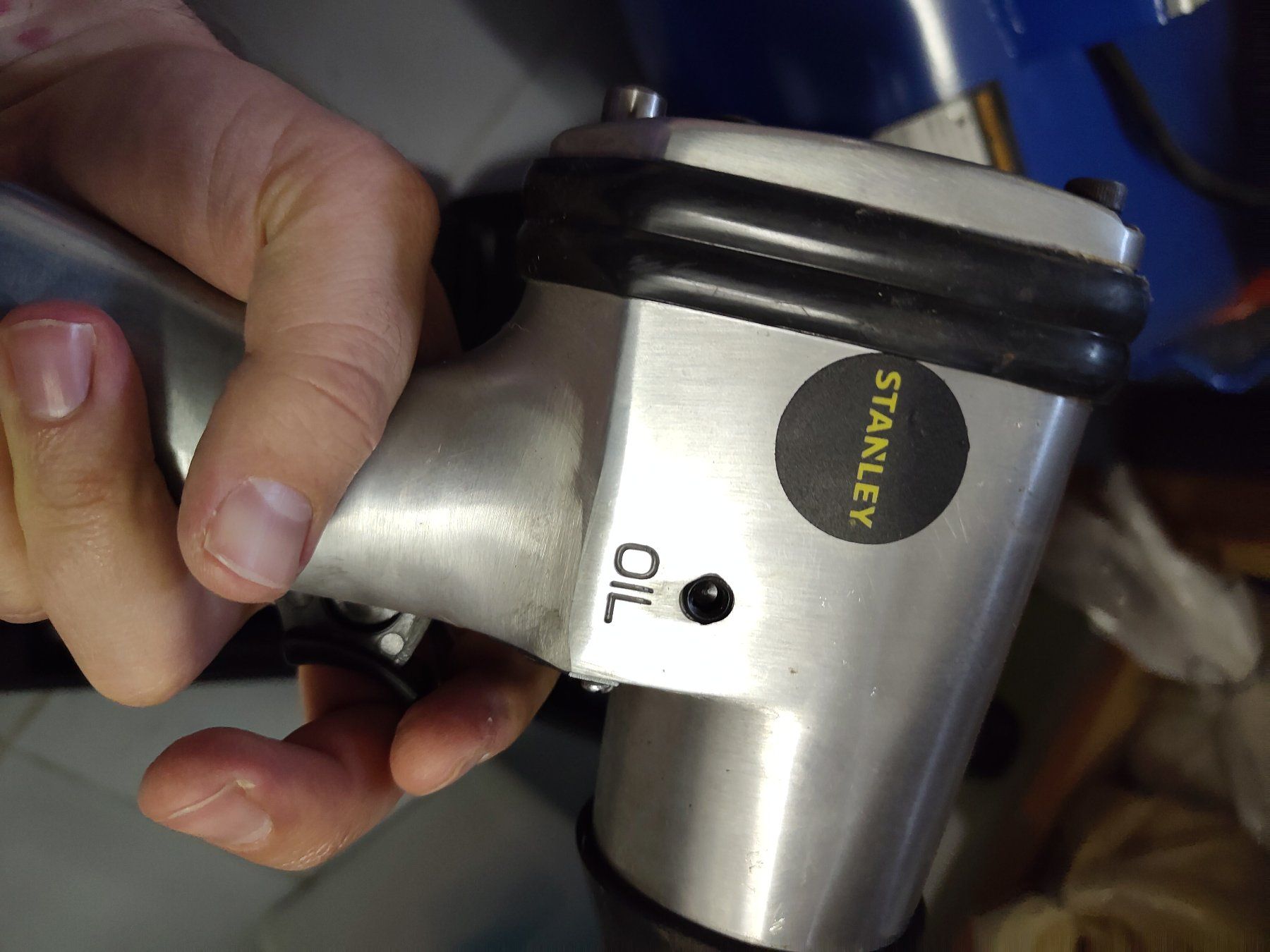 Compressori: Druckluft Kompressor 50L + Schlagschrauber Stanley – Usato da Uerzlikon venduto da verrueckte_ball 4