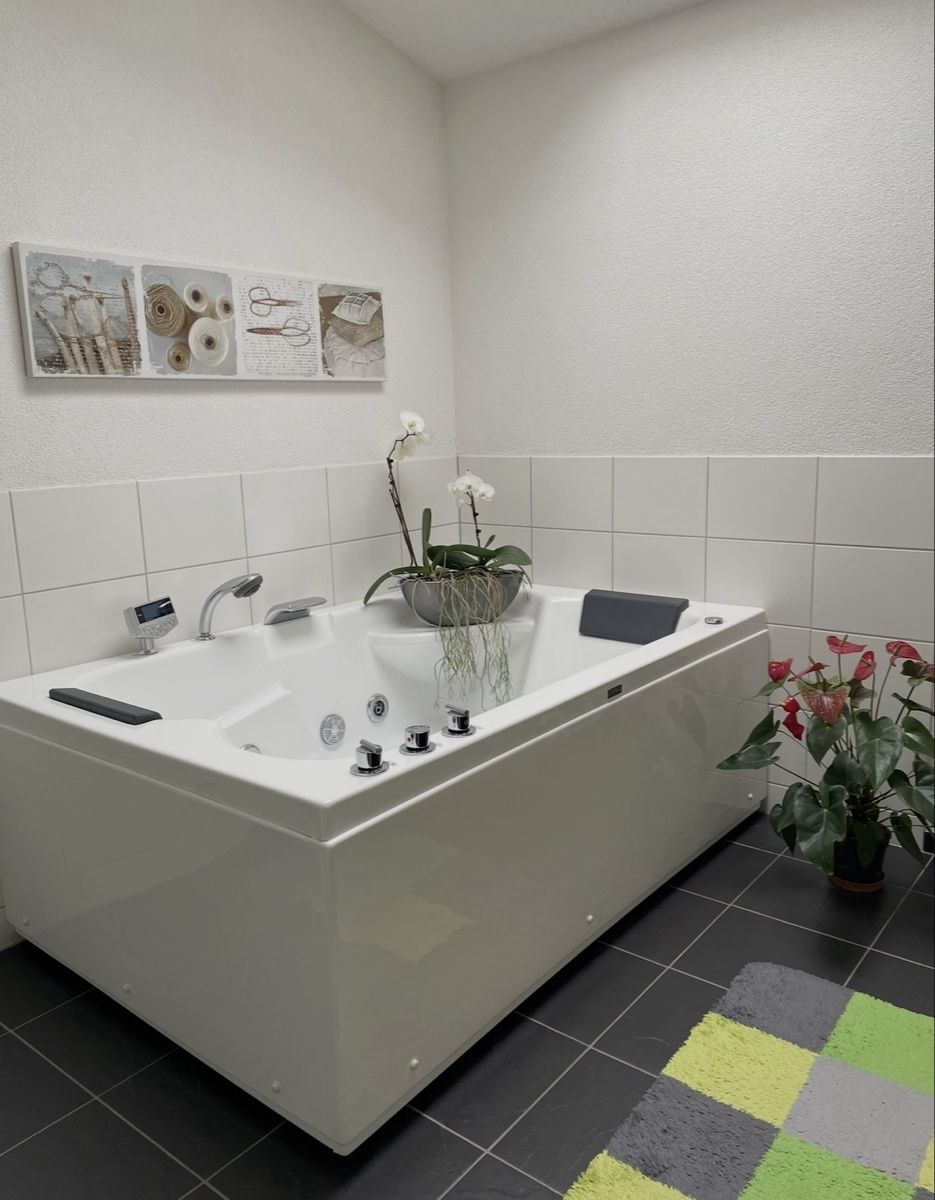 Vasche da bagno: Whirlpool Badewanne SSWW – Usato da Kesswil venduto da Nicole220870