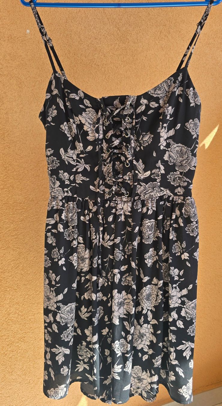 Tally Weijl Vestiti: Kleid Blumenmuster Schnürung Grösse S – Usato da Meggen venduto da everydaysale