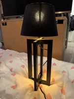 Schwarze Tischlampe mit Stoffschirm inkl. Glühbrine