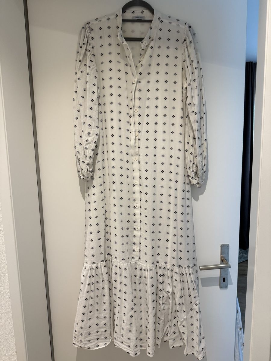 Vestiti: Kleid mit Muster weiss/schwarz Std Grösse – Usato da Dübendorf venduto da cel_5zgz