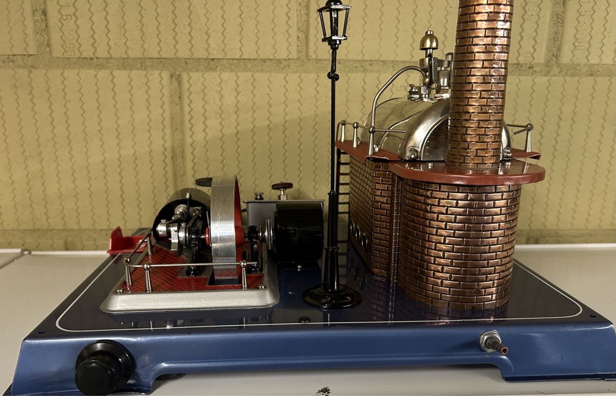 Wilesco Kit di modellismo & Modellini statici: Wilesco -D24 mit Gasfeuerung – Usato da Niederscherli venduto da dampfueli 4