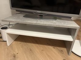 TV-Rack in Betonoptik mit weisser Ablage, guter Zustand