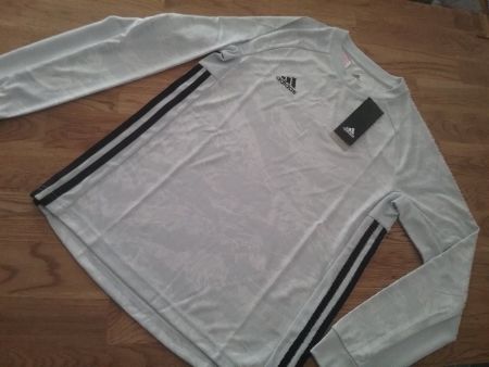 Neues cooles adidas Fussballtrikot Gr152