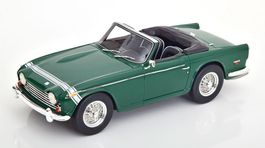 Triumph TR250 1967-1968 dunkelgrün / weiss   1:18 von Schuco