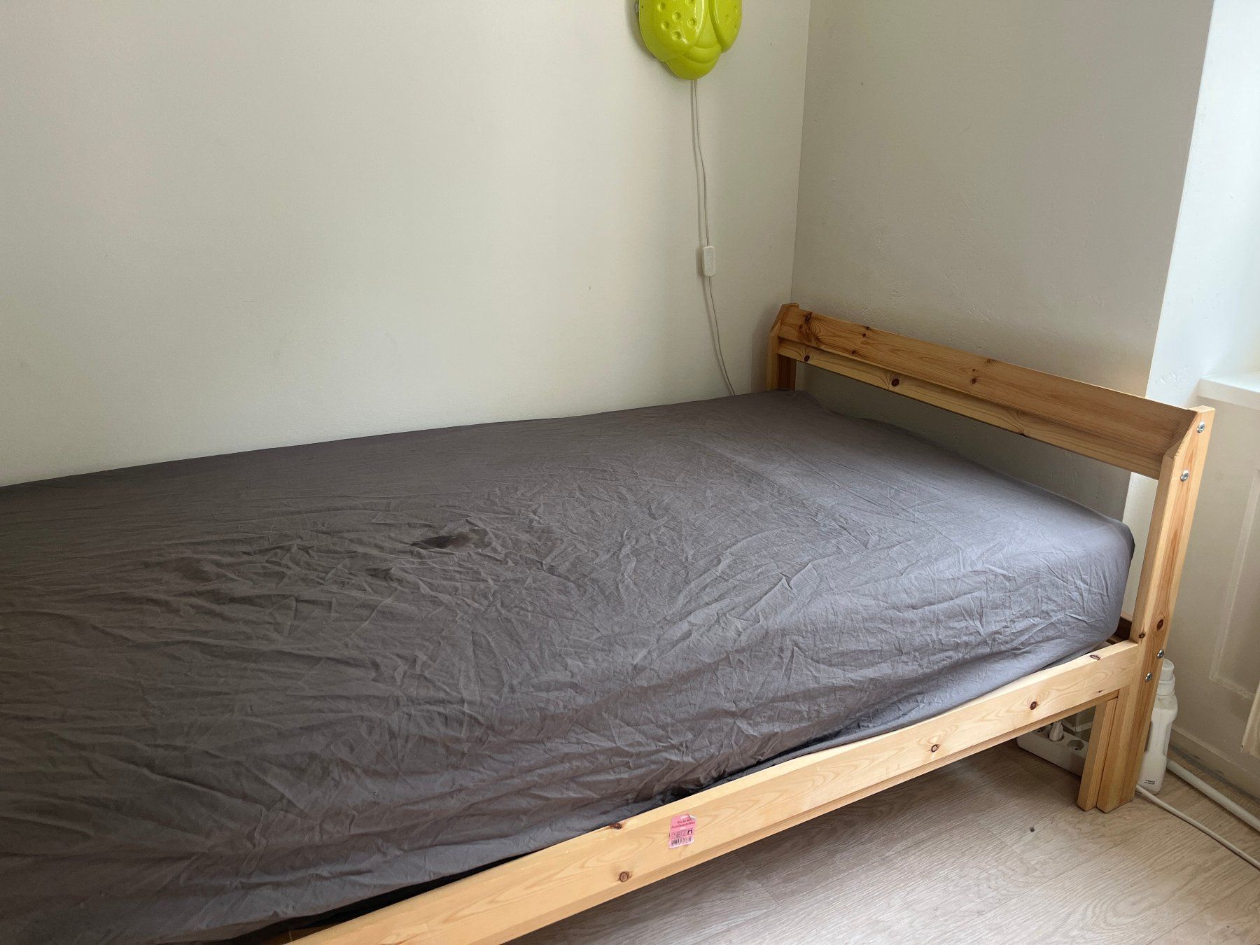 Ikea Betten: Bett 90x200 cm gratis – Gebraucht aus Luzern von lil_s62r