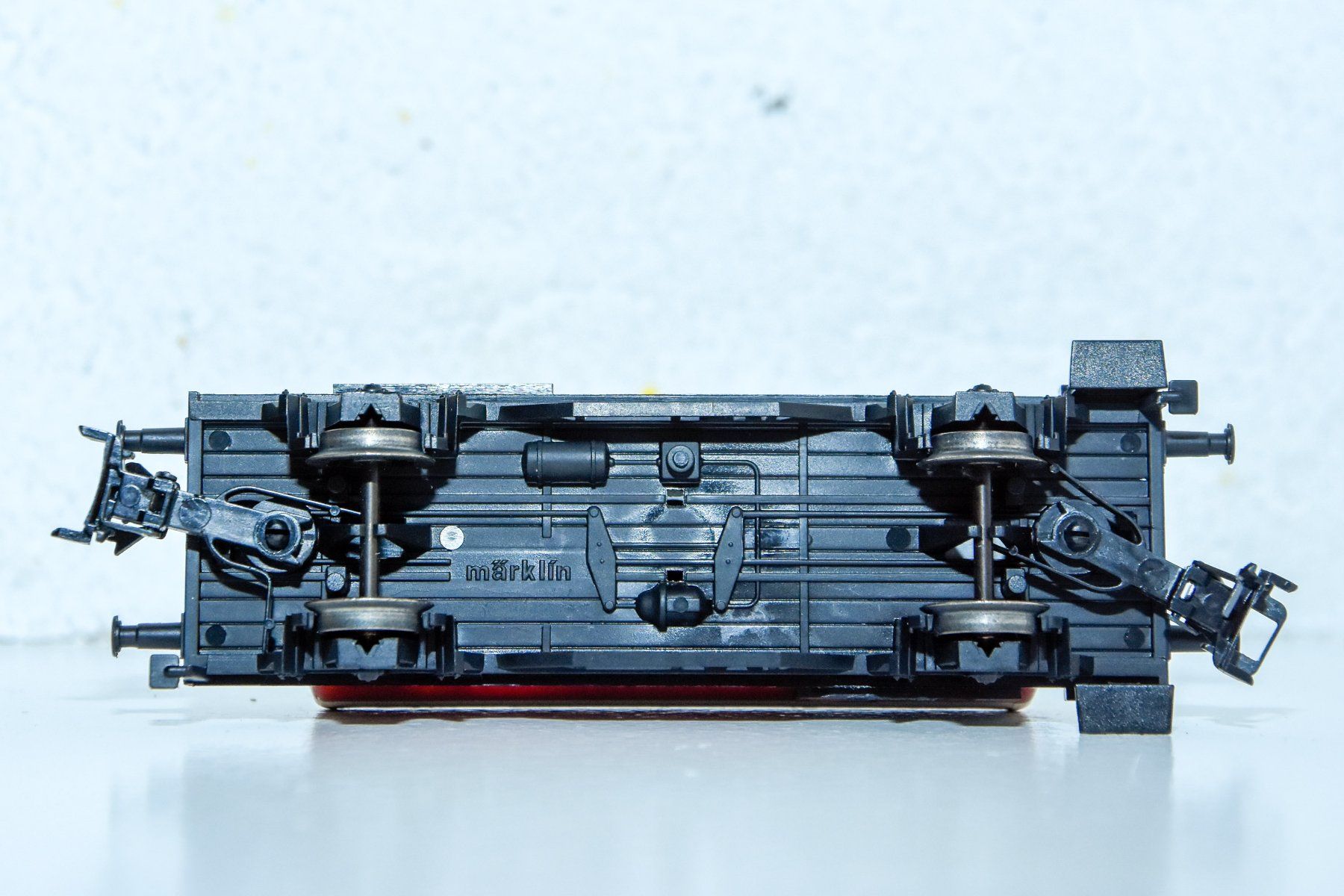 Märklin Modellini di ferrovie: Märklin - Wagon citerne Avia – Usato da Belmont-sur-Yverdon venduto da bichet02 2