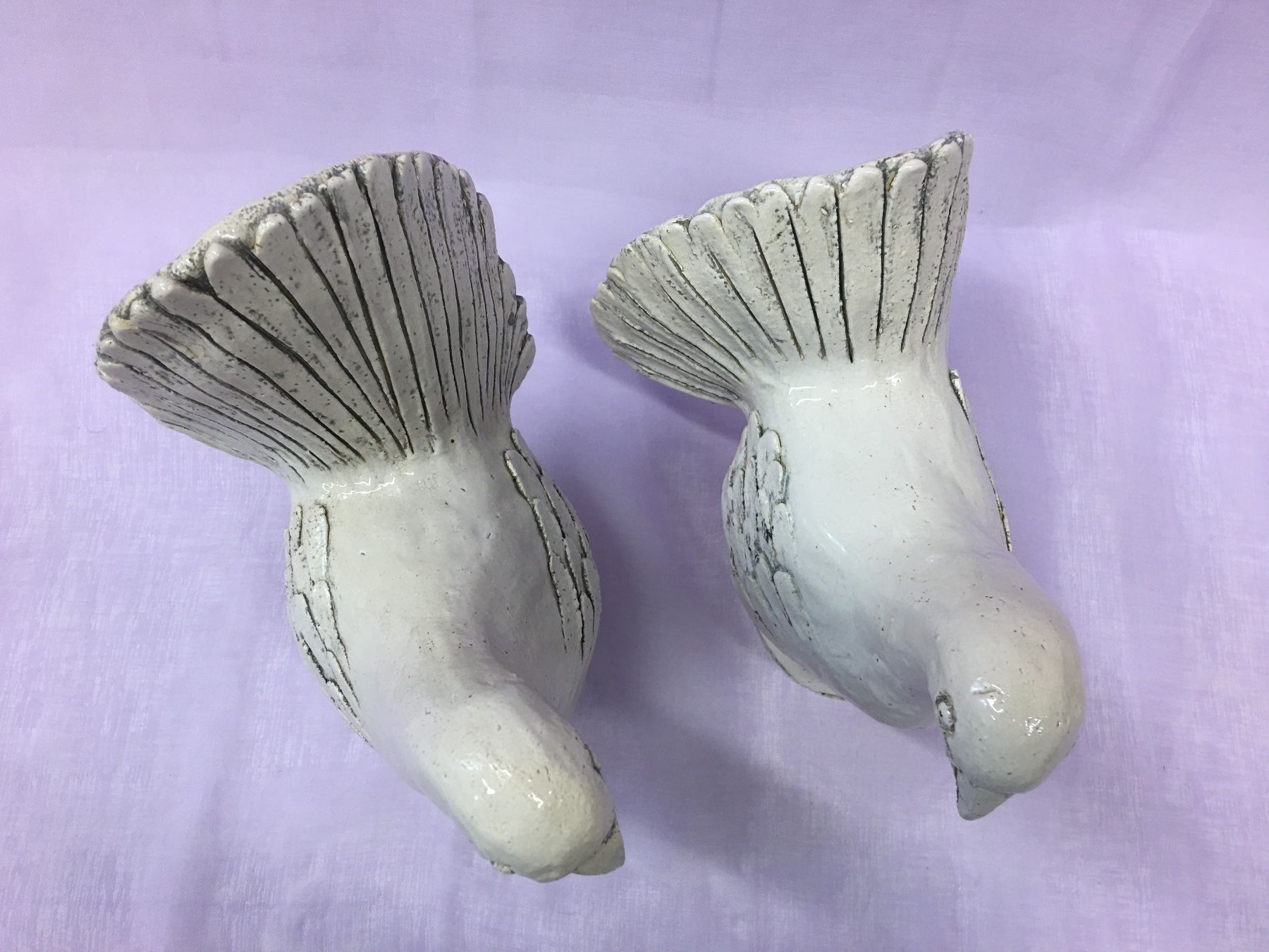 Figuren: 2 Deko Tauben, weiss, Keramik, Vintage – Gebraucht aus Olten von ELHANDEL 2