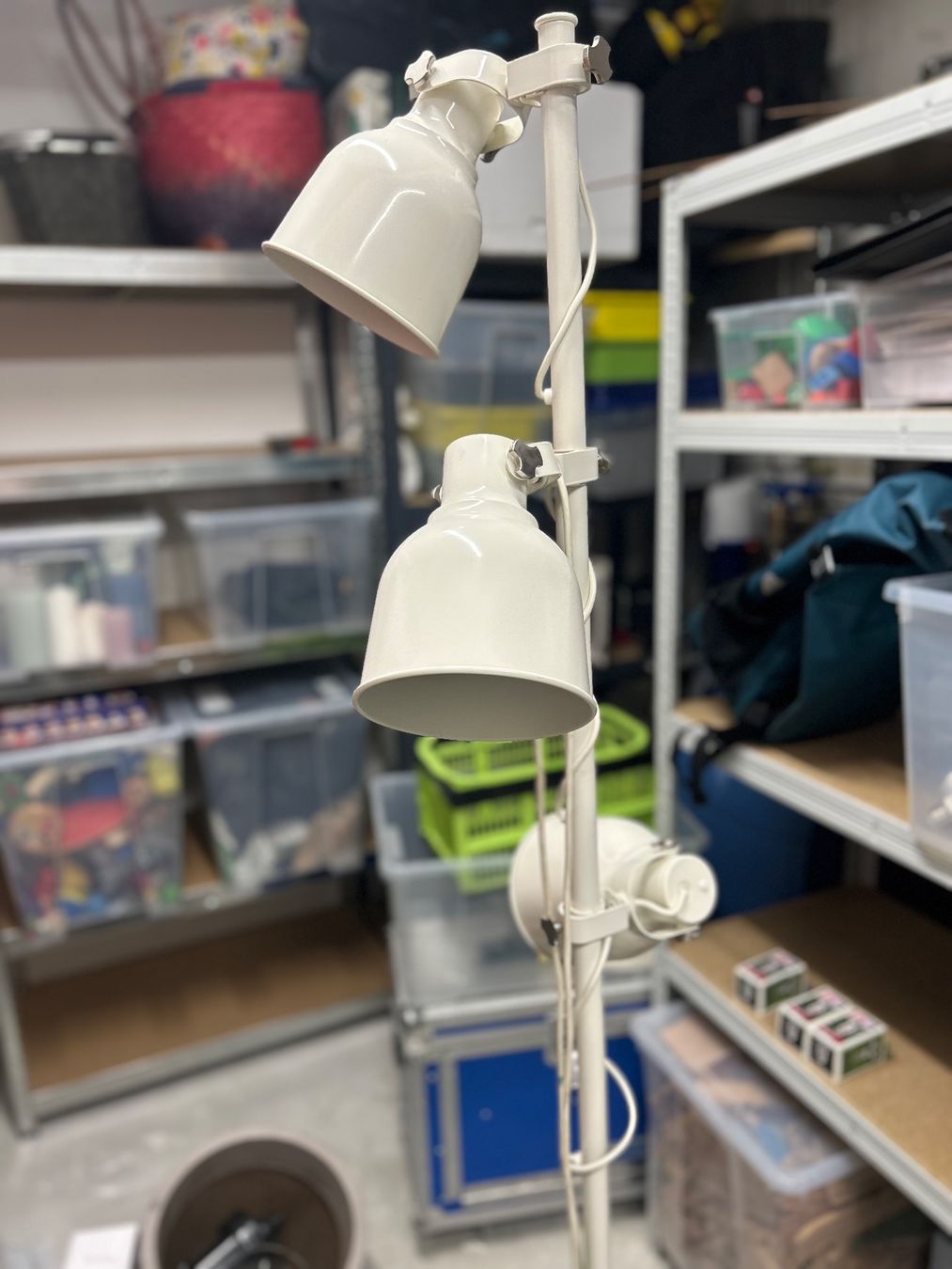 Ikea Lampade: Ikea Ständerlampe weiss – Usato da Aarwangen venduto da familiejoerin 1