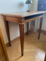 Beistelltisch zu Schreibtisch (auch in Auktion)